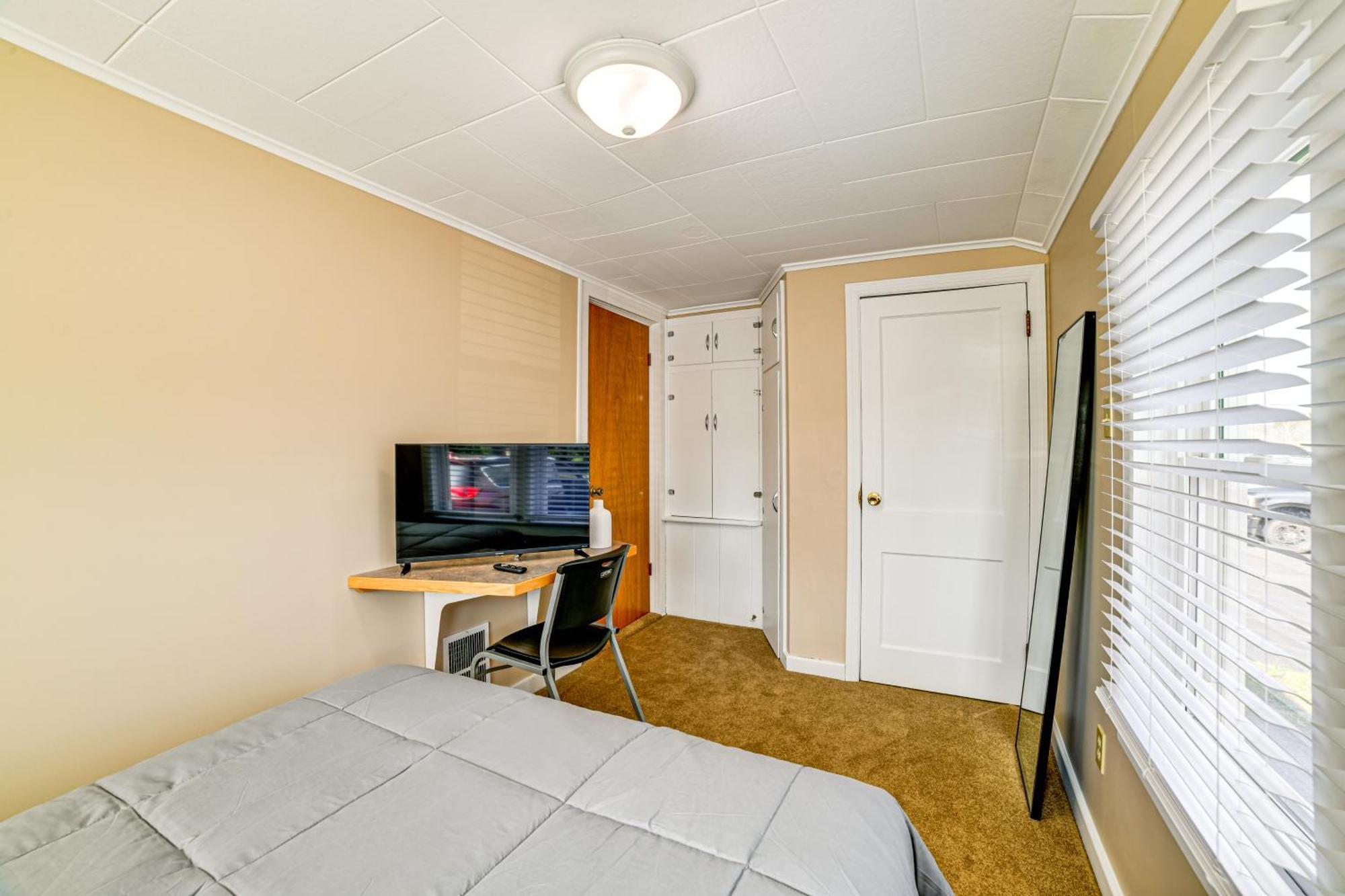 Less Than 2 Mi To Suny Cortland Unit With Private Parking Bagian luar foto