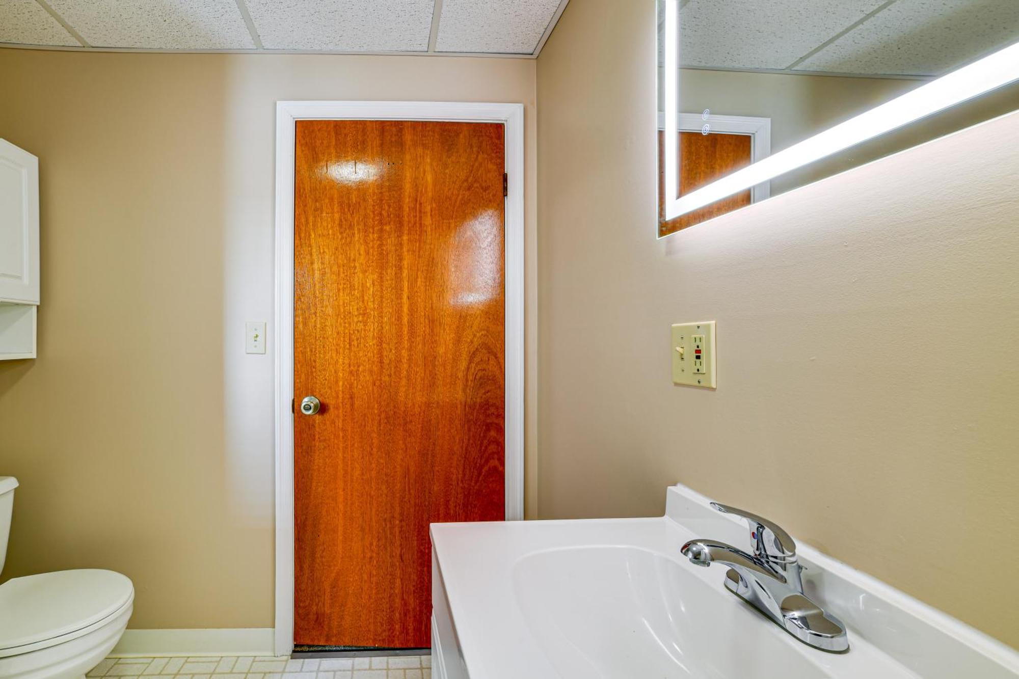 Less Than 2 Mi To Suny Cortland Unit With Private Parking Bagian luar foto