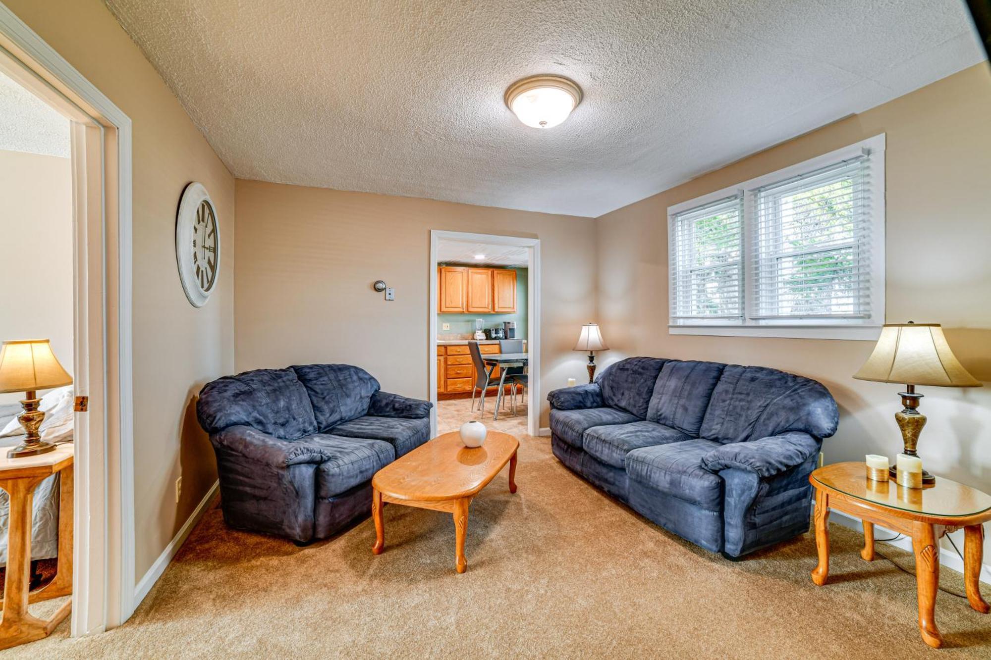 Less Than 2 Mi To Suny Cortland Unit With Private Parking Bagian luar foto